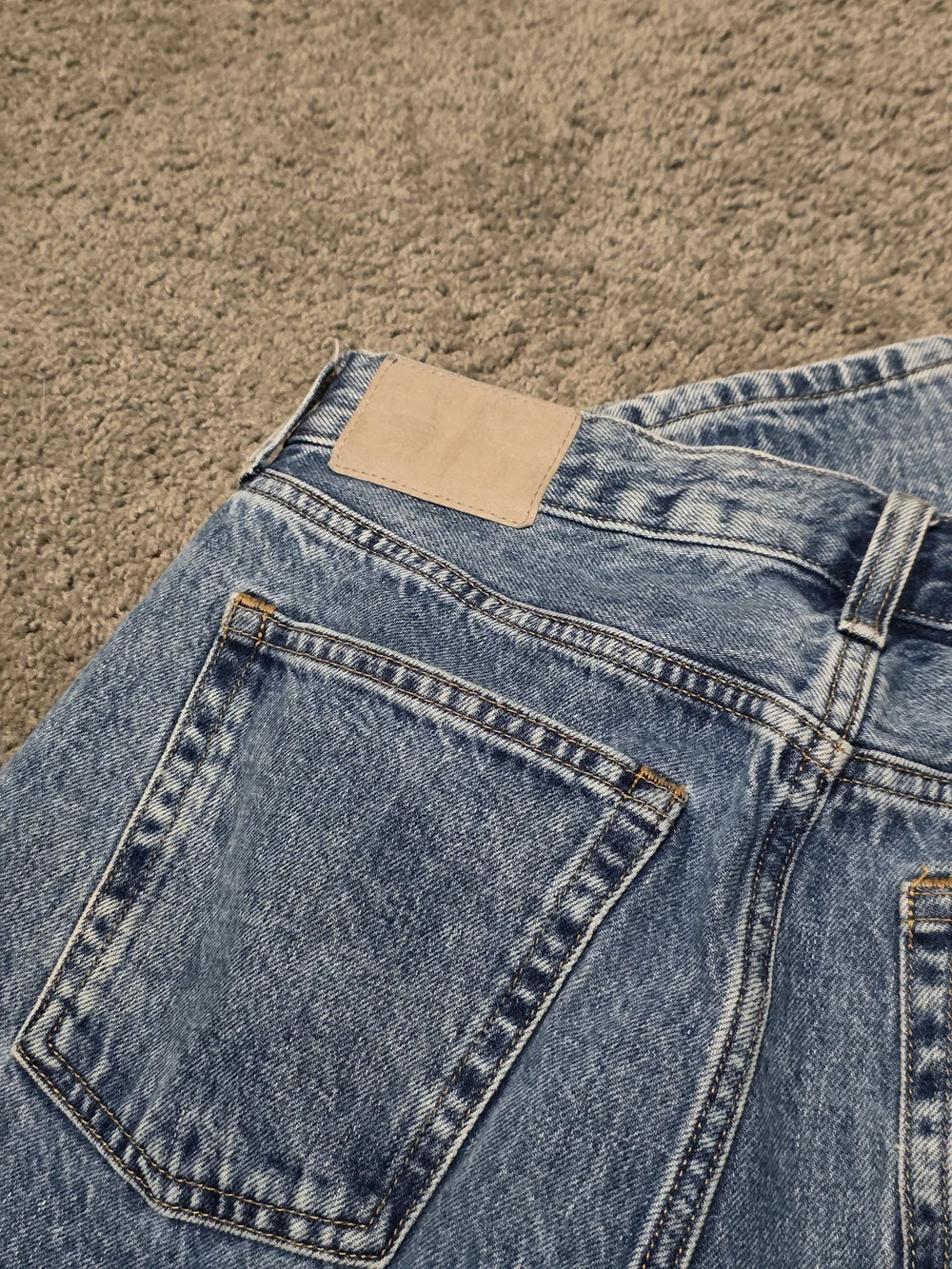 Everlane Women's Straight-Leg Light Blue Denim Jeans